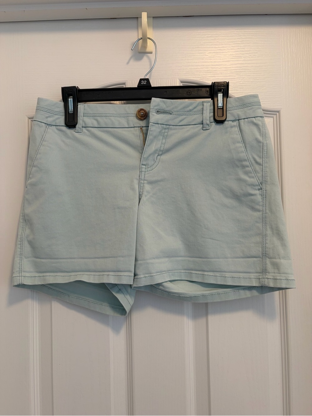 Maurice’s Light Mint Casual Shorts Women’s 5/6